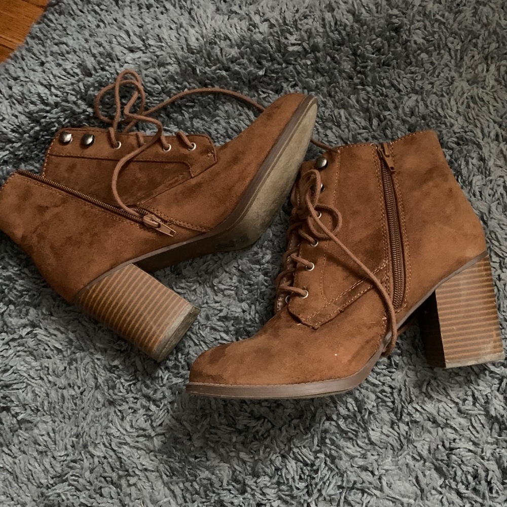 High heel booties(🦊)